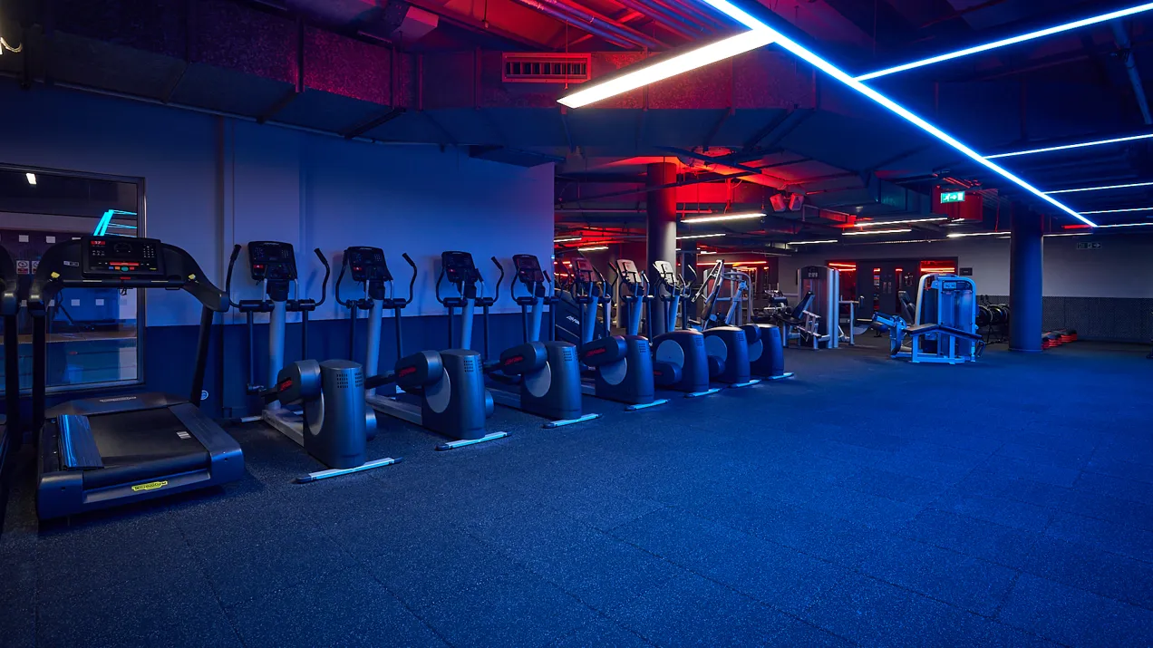 Fitnessfirst W21 Interiors Bath 011