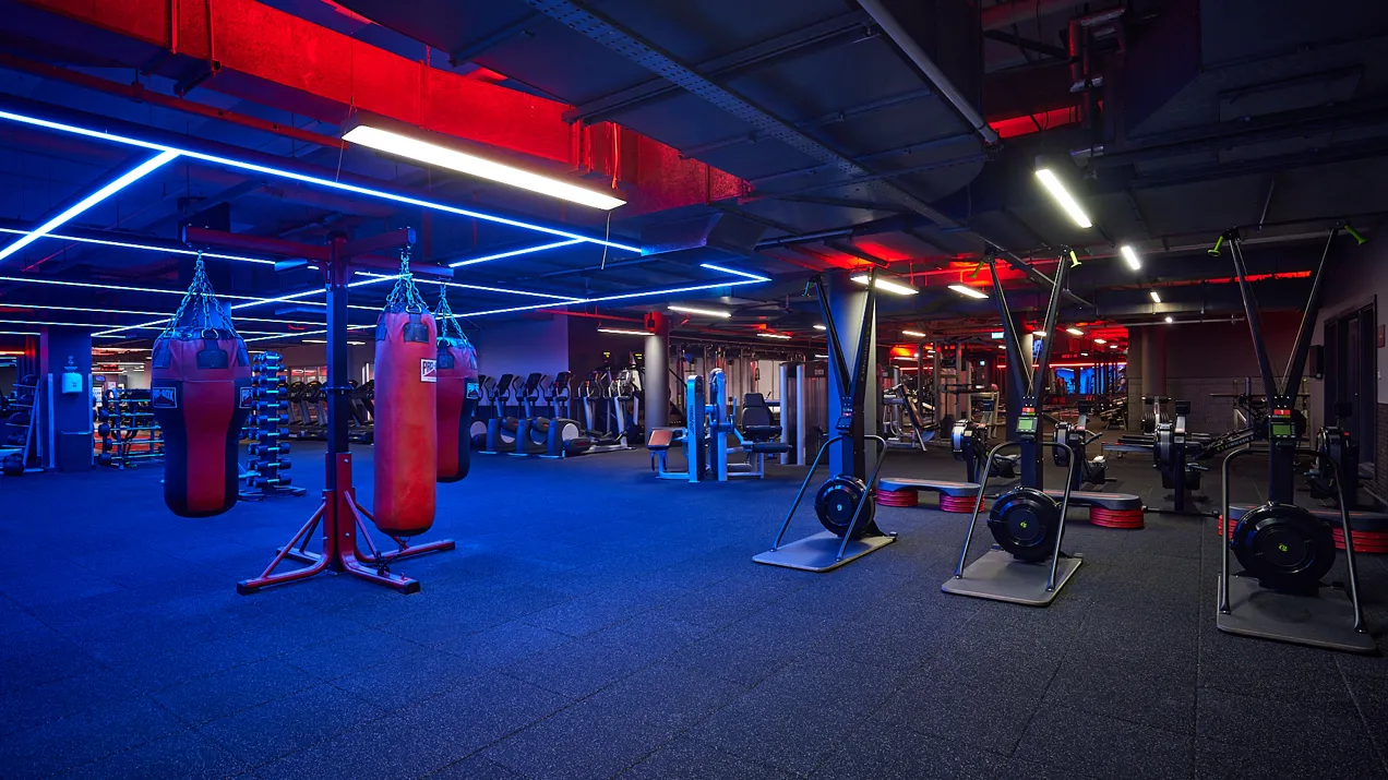 Fitnessfirst W21 Interiors Bath 020