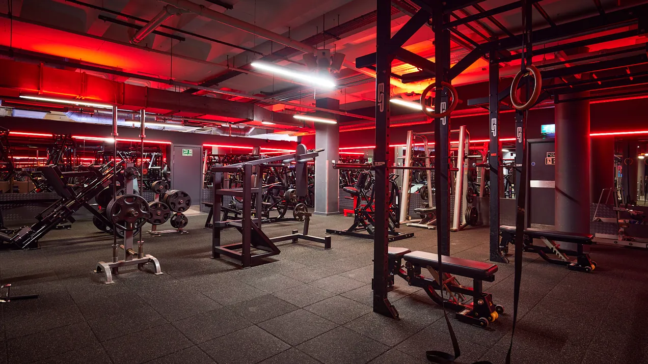 Fitnessfirst W21 Interiors Bath 024