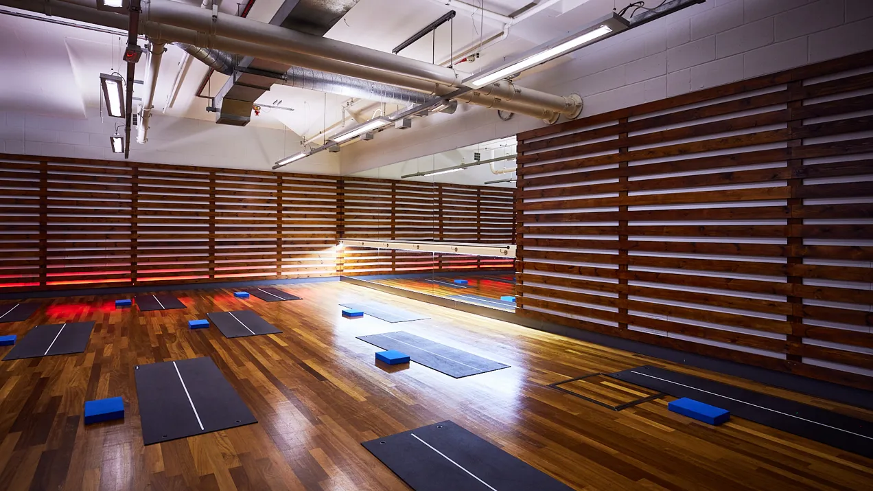 Fitnessfirst W21 Interiors Bath 034