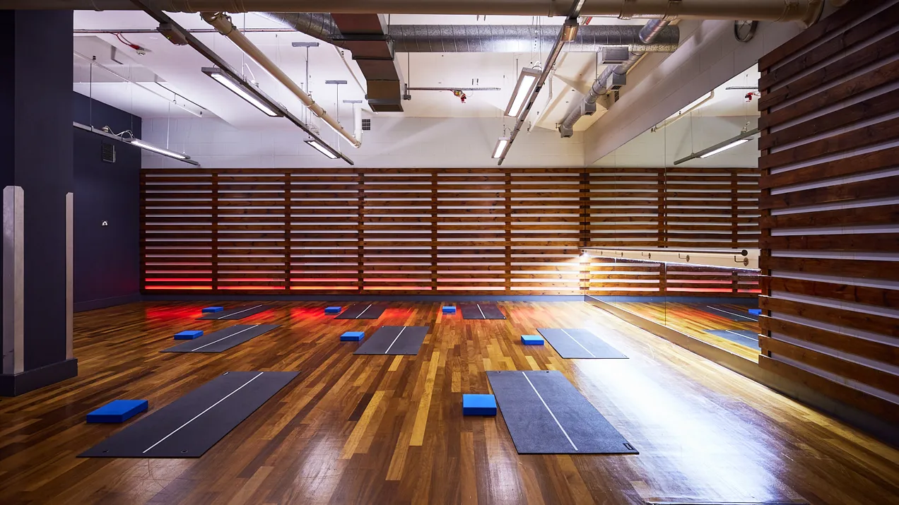 Fitnessfirst W21 Interiors Bath 037