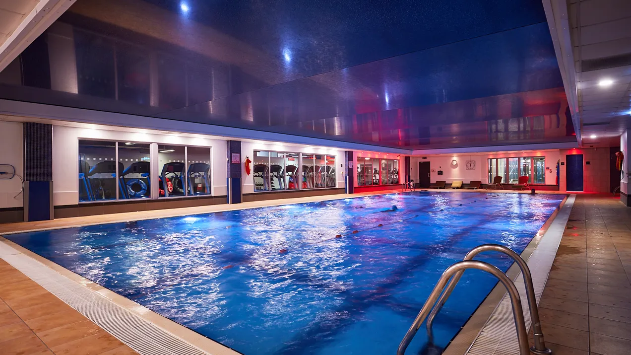 Fitnessfirst W21 Interiors Bath 044