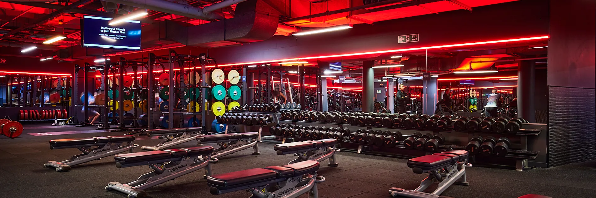 Fitnessfirst W21 Interiors Bath 047